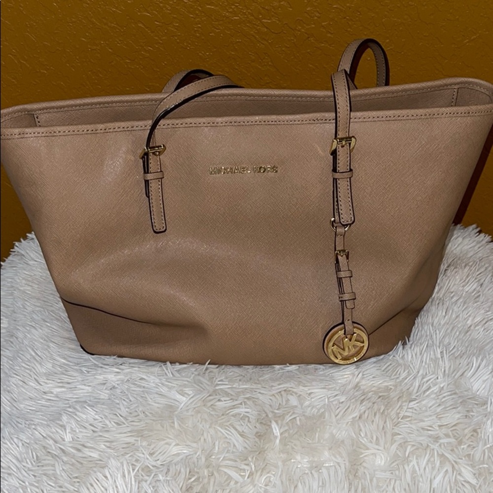 Michael Kors tan purse